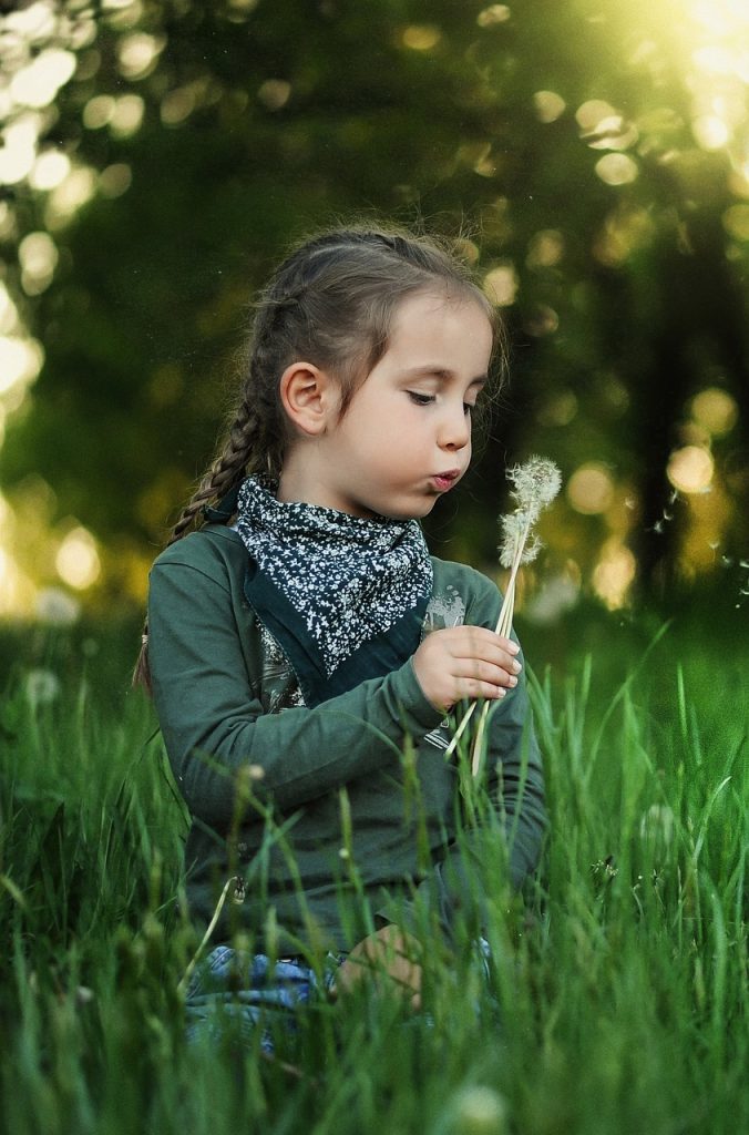 child, dandelion, blow-1347388.jpg